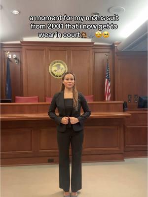 moms had this suit before i was even born and now it’s mine🥺they just don’t make form fitting suits anymore !! #lawstudent #lawschool #2L #law #nationaltrialteam #1L #mocktrial #blackwomeninlaw #3L #womeninlaw #lawtok #fyp 