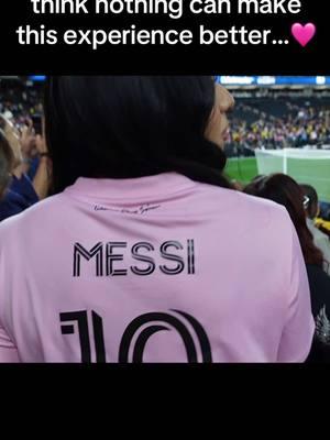 this was everything i’ve ever dreamed of 💖 thanks for making this day one to remember. i’ve never felt so loved before @Erik Arroyo 🩷 #messi #messi10 #intermiamicf #america #clubamerica #futbol #futbol⚽️ #Soccer #Love 