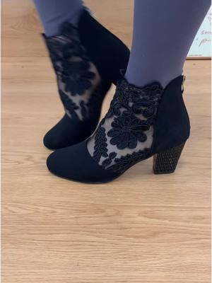 Women Floral Embroidered ankle boot#viralboots #trendyboots #womenboots #ankleboots #floralpattern #womenshoes #walkingshoes #tiktokmademebuyit #TikTokShopLoveAtFirstFind #spotlightfinds 