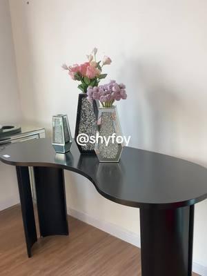 💐🌹🌷 #shyfoy #diyhome #fyp #smalllivingroom #smallspaceliving #furniture #fypシ #fypシ゚viral #fyppppppppppppppppppppppp #homeaesthetics #mirroredfurniture #homedecor #roomtransformation #luxuryonabudget #mirrormagic #tiktokshopping #TikTokShop #tiktokusa🇺🇸 #vanityonbudget #tiktokmademebuyit #vase #flower #flowers #vaseline 