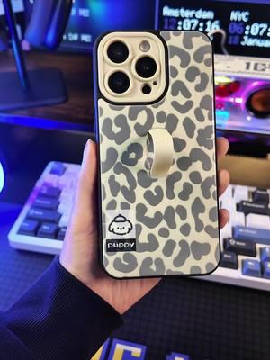 It’s sooo cutee😣 !!!#phonecase #phonecases #phone #phoneessentials #iphone #iPhonecase #black #thanksgiving #christmas #TikTokShop #giftideas #fall #gift #tiktokshopfinds #winterfashion #falloutfits #fallstyle #fallfashion #tiktokshopblackfriday #tiktokshopcybermonday #tiktokshopholidayhaul #spotlightfinds 