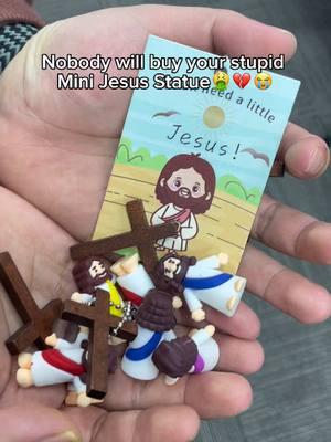 Dios está con nosotros, Amén! ✝️🥰🙏#LittleJesus#jesus#everywhere#fun#seekandfind#jesusdecoration#encouragingothers #god #jesuslovesyou #christiantiktok #fidgettoys #anxietyrelief #loveugift #fypシ゚viral 