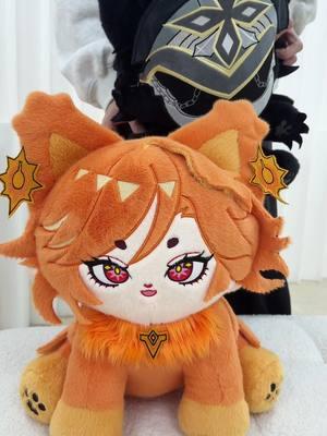 When you close to me ~ #capitano #capitanogenshinimpact #mavuika #pyroarchon #mavuikagenshinimpact #natlan #natlangenshin #mualani #thecaptain #GenshinImpact #genshinimpact50 #genshinpull #genshin #hsr #wuwa #game #plushies #plush #genshinmemes #genshinmerch #fyp 