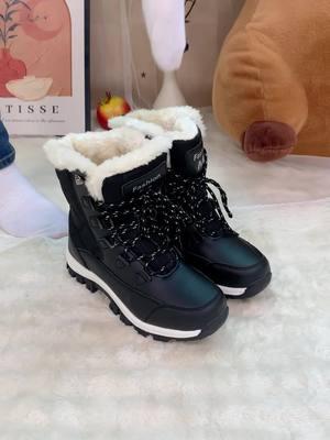 This color is so cool!!!😘#viralvideo #spotlightfinds #tiktokshopholidayhaul #fyp #tiktokshopnewyearnewaura #trendyshoes #spotlight #fashion #comfy #fypシ゚viral #warmshoes #trendyboots 