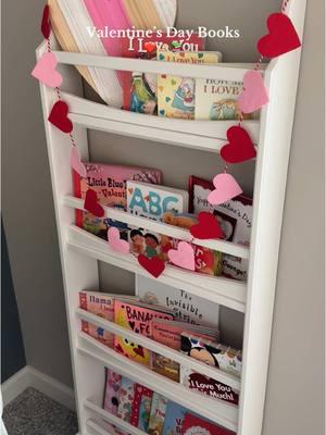 Valentine’s Day book display  ❤️📚🫶🏻💖 I think it is so cute & adds so much to our reading corner!! #ValentinesDay #valentinesdecor #playroom #playroomdecor #readingcorner #MomsofTikTok #potterybarnkids #ltkfamily 