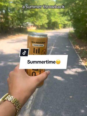 Missing summer & outdoor walks w/ UPDATE🌞🚶🏼‍♀️ #updateenergy #healthyliving #update #drinkupdate 