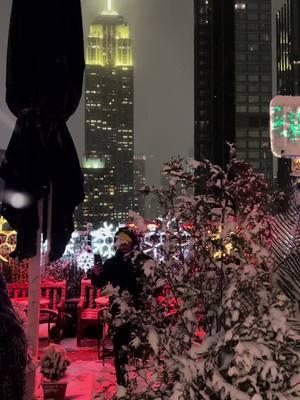 Winter magic on the rooftop at 230 Fifth ❄️☃️ Stunning views, cozy vibes, and all the snow-filled fun (minus the snowball fights)! 🗽✨ #WinterVibes #230Fifth #rooftopviews #TikTokComeback #RooftopVibes #igloosnyc 