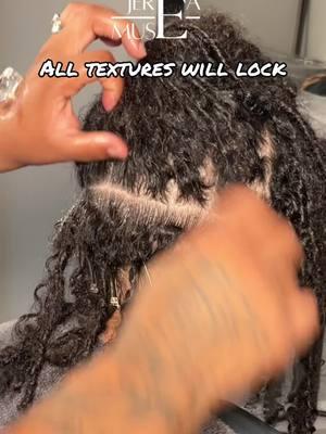 All texture can loc! Actually this texture locks faster! It surprises me everytime!  Classes available for this technique‼️ New Houston Stylist🫶🏽💫 Follow for more loc tips⚜️ January  appointments available✨ Instore pickup & Website coming soon @scalpspices  LOCATION:📍Houston,TX . (Booking Link In Bio) . . . .  ##houstonlocs##jereamuse##houstonstarterlocs##locextensionshouston#houstonlocticianstyles 