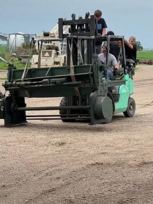 Edit: thank you captain obvious keyboard warriors.. clearly I know the purpose of what they are doing. Ever heard of sarcasm? digging in the drafts 🤣 #farmtok #farmlife #girlsinag 