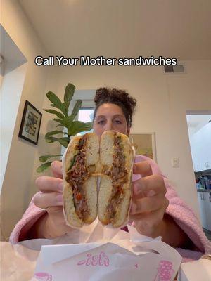 I’m sorry but I might be house music’s number one hater like I need to be able to SING #callyourmother #sundayvibes #bageltok #housemusic #breakfastsandwich #pastrami @Call Your Mother Deli 