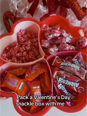 #snacklebox #snackles #snackleboxideas #snackleboxes #ValentinesDay #valentinesdaycandy #candybox #candyboxes #vdaycandy #valentinescandy #snackboxes #snackbreak #valentinessnacks 