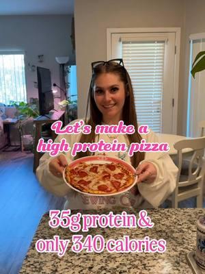 Homemade pizza BUT make it 🍕✨high protein✨🍕This recipe makes 1 serving & is packed with 35g protein & only 340 cals. Cheesy, saucy and absolutely satisfying! 🤤 Perfect for a quick lunch or dinner. Top it with your favs like veggies, chicken, pineapple (hehe), extra cheese or whatever YOUR heart desires! 😜  Give it a try and tell me how you like it! 😋 #highproteinpizza #pizzaideas #highproteinrecipes #cottagecheeserecipe 