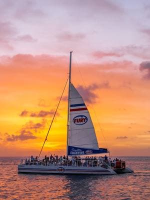 St. Augustine, FL - Live Music Sunset Sail from our friends at @furystaugustine Sunset + Live Music + Beachy Drinks #sunsetsail #livemusic #staugustine #spurfect #collectmomentsnotthings