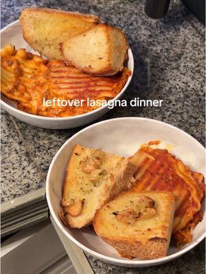 leftover dinner with some garlic bread 🤤 #momonabudget #easydinner #leftovers #food #dinner #DinnerIdeas #wfh 