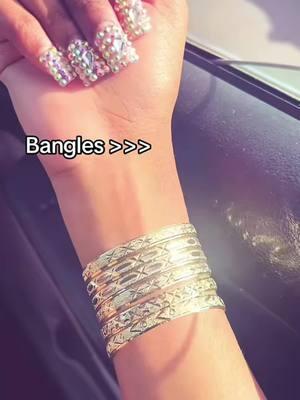 Dm me for bangles😍😍😍 #prettycool #vendors #banglevendor 