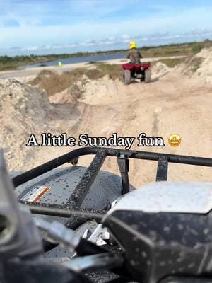 Having fun in the Sun on the ATVs. #florida #atv #atvlife #atvriding #yamahagrizzly700 #yamaha #yamahagrizzly #honda #hondaatv #hondarecon 