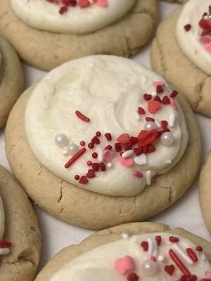 The best and only frosted sugar cookie recipe you will ever need! 😍 (Sprinkles, extracts, baking sheets, cookie boxes ect all linked in my Amazon Storefront 🫶🏽) #sugarcookies #frostedsugarcookies #icedsugarcookies #buttercreamfrosting #valentinesdaycookies #valentinesdaybaking #valentinesdaydessert #crumblcookies #viralcookies 