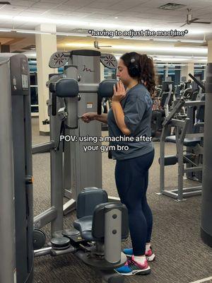 @Joarlynn  the struggle is real 😅 don’t even get me started with working out with weights. There’s always a pile of different DBs because we use different weights for every exercise 🤦🏻‍♀️ #gym #fyp #GymTok #fitnessmotivation #struggle #relateable #gymstruggles #gymhumor #funnyvideo 