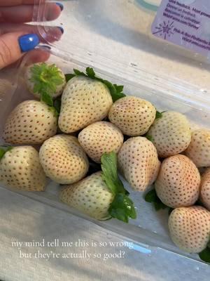 #pineberries #whitestrawberry #fruit 