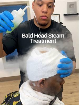 Bald head steam treatment 👨🏽‍🦲🧽🧼 Exfoliation and moisturizing the scalp after a shave are 2 of the best things you can do to minimize irritation. Incorporate these steps into your shaving routine. #thomascutit #barberstyledirectory #exfoliation #flowoodbarber #flowoodms 