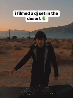 early morning vibes in the beautiful Palm Springs desert 🌅 recorded this mix featuring some of my favorite tracks, a few originals, and a brand-new one 👀 full 1-hour video now on YouTube! #PalmSprings #Desert #SunriseMix #ElectronicMusic #NewMusic #DJMix #Producer #YouTube #AlexBone #DJ #EDM 