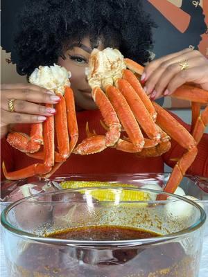 CRAB CRACKIN MUKBANG ! 🦀🦀I’m so glad this app is still running 😩🫶🏽 #crablegs #seafoodboil #seafood #seafoodmukbang #mukbang #viral #asmr #seafoodlover #theashleyyy #Foodie #crabrangoon 