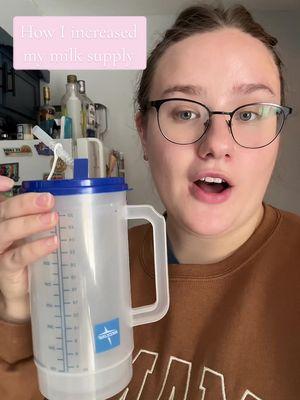 Two key factors that have helped me increase my milk supply: drinking 30oz of water per pump session & getting sized for the correct flanges! #exclusivepumper #motherhood #ftm #firsttimemom #exclusivelypumping #pumping #breastfeeding #breastmilk #milksupply #milksupplybooster #milksupplytips #milksupplyincrease  #greenscreen 