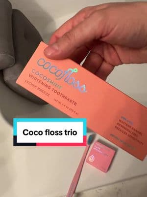 White teeth #cocofloss #teethtok #tiktokshopping #tiktokmadebuyuit #flosstok #oralhygeine #cleanmouth #dentalfloss