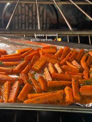 The best way to eat carrots #carrot #roastedcarrots #carrotrecipe #EasyRecipe #fyp #cookwithme #cooking #FoodTok #honeycarrot 