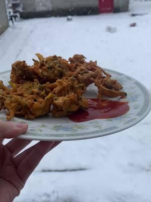 Pakora #pakora #crispy #cookingwithpassion #HomeMadeIsTheBest 