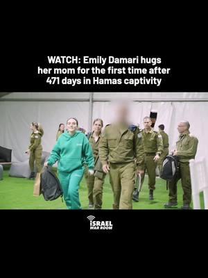 The moment Emily Damari hugged her mom for the first time after 471 days in Hamas captivity ❤️‍🩹🎗️ #hostages #hostagerelease #freedom #reunion #emotional #israel #gaza