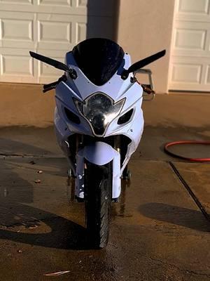 This bike is going to be clean asf just wait  #suzuki #gsxr #600 #rmarmy #tiktokban 