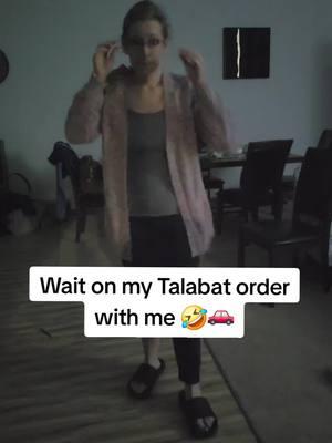 Waiting on Talabat be like.... 🏍 🚗  Definitely appreciate them though 🥹🫶🙏 #talabat_hero #talabat #fooddelivery #Kuwait #kuwaittiktokers #papajohns #motivationalvideo 