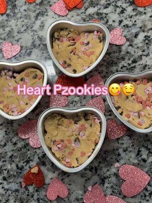 Valentine’s Day Pzookies🍪#bakingrecipe#ValentinesDay#cookie#valentinescookies#fyp 