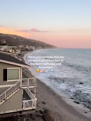 Ig: @sarahlovingly We made it y’all 🥹🌊 #sunset #california #southerncalifornia #littlemoments #inspired #travel #sarahlovingly #sarahofferman #cliqapp #malibu #losangeles #la #beach #coast #visitcalifornia #sandiego #delmar #nancymeyers #beach 