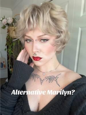 What is it giving? ❥ #fyppppp #makeup #fyp #beauty #vintagebeauty #vintage #blowthisup #marilynmonroe 