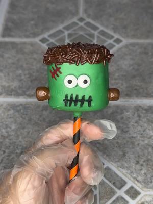 Halloween Herman Munster marshmallow pop #halloween #hermanmunster #marshmallowpop #halloweentreat #halloweencandy #trickortreat 