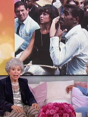 Rita Moreno was lucky enough to see this incredible moment in person 🙏🏾 #thejenniferhudsonshow #jenniferhudson #ritamoreno #jhud