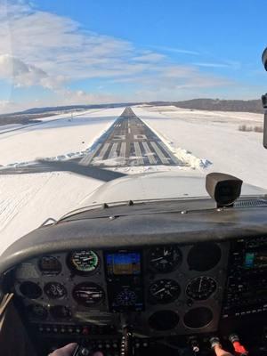 Rate this landing on a scale of 1 to butter 🧈🛬 #pov #cessna #cessna172 #buttery #butter #avgeek #avgeeks #skyhawk #gopro #sportys 