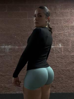 Replying to @Apple User753688 be so fr. Nobody was asking me for fitness advice before 🥲wearing @DFYNE in clip 2 :)#glutetransformation #glutesworkout #shelfworkouts 