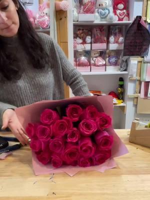 Destroying the Bouquet 😂#bouquet #roses #fyp #flowers #wrapping #florist #flowerstagram #share #reshare #pinkroses #usa🇺🇸 #unwrapping #usa_tiktok #huberheightsohio 