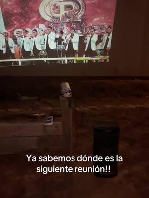 Ya sabemos dónde será la siguiente reunión. Este proyector esta perfecto para ver lo que quieras. Te la súper recomiendo. #proyector #fyp #parati #calidad #recomiendo 