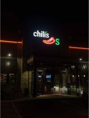 3 for me at @Chili’s Grill & Bar what’s your order !? (My last video got flagged 👎) #ChilisPartner #chilis3forme #chilisorder 