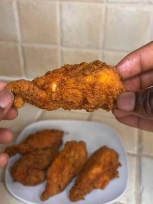 These chicken tenders was 🔥#friedchickentenders #chickentenderrecipe #fyp #foryou #tenders #quickweeknightmeals #foryoupage 