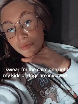 #mommabear #furmomma #dogmom #momlifebelike #greeneyes #dogmoms #fyp #foryoupage #illrockyourshit #imcalm #eyebrows #glasses #wlw #lesbiansoftiktok 