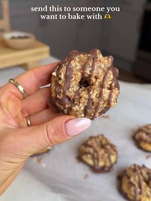 6 ingredients & a few minutes are all you need to make homemade Girl Scout Samoa cookies (or caramel DeLites, whatever you call them!). They’re vegan & gluten free but honestly I think they’re better than the packaged ones ;) #Recipe is on my blog danishealthyeats.com (linked in my bio) or comment LINK & I’ll try to send it to everyone!  #cookies #girlscoutcookies #samoacookies #vegancookies #healthybaking #glutenfreebaking #glutenfreecookies #healthydessert #EasyRecipe 