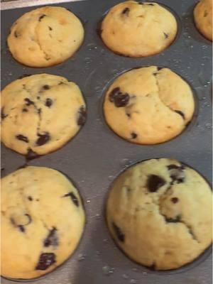 Whipped up some chocolate chip muffins for my kids before the freeze! ❄️🍫🧁 Had to adjust the recipe a bit with what I had in my pantry —still turned out amazing! Who’s ready to bake? 🍪✨ Recipe: Preheat your oven to 350°F. In a large mixing bowl, combine: 	•	3/4 cup sourdough starter 	•	2 eggs 	•	1/4 cup olive oil 	•	1 tsp vanilla 	•	3 tbsp heavy cream 	•	2 tbsp vanilla Greek yogurt Mix in: 	•	1 1/4 cup flour 	•	1/2 cup maple syrup 	•	1 tsp baking powder 	•	1/4 tsp salt Fold in 1 cup of your favorite chocolate chips and bake until golden! 🧁 #SourdoughBaking #HomemadeTreats #ChocolateChipMuffins #FamilyFavorites #BakingFromScratch #WinterBaking #MadeWithLove #CozyEats #BakingInspo #MuffinMagic