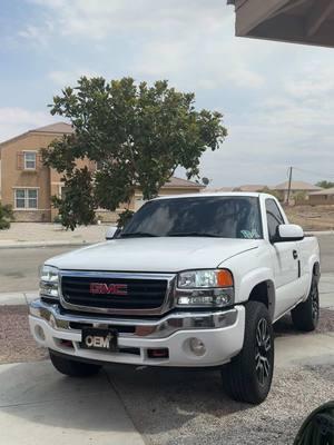 Newer stocks on a gmt800 will never get old…one day I’ll buy it back🥲 #sinaloa #sierraz71 #1fakez71 #memorecowboythanu #z71world #llyduramax #z71offroad #gmt800 