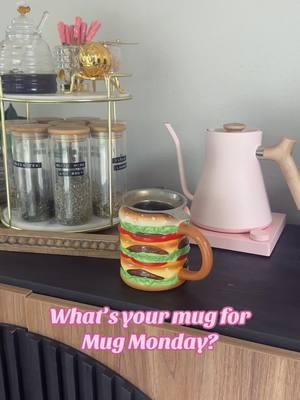 Happy #MugMonday ☕️🍔 What’s your favorite mug or herbal tea? 🍃 #MugMondays #herbaltea #herbalteablend #herbalteas #reptilekeeperlife #reptilemom 