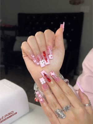 Adore these !! 💕🍓 •#fy #fyp #fypシ #nailinspo #valentinesnailinspo 